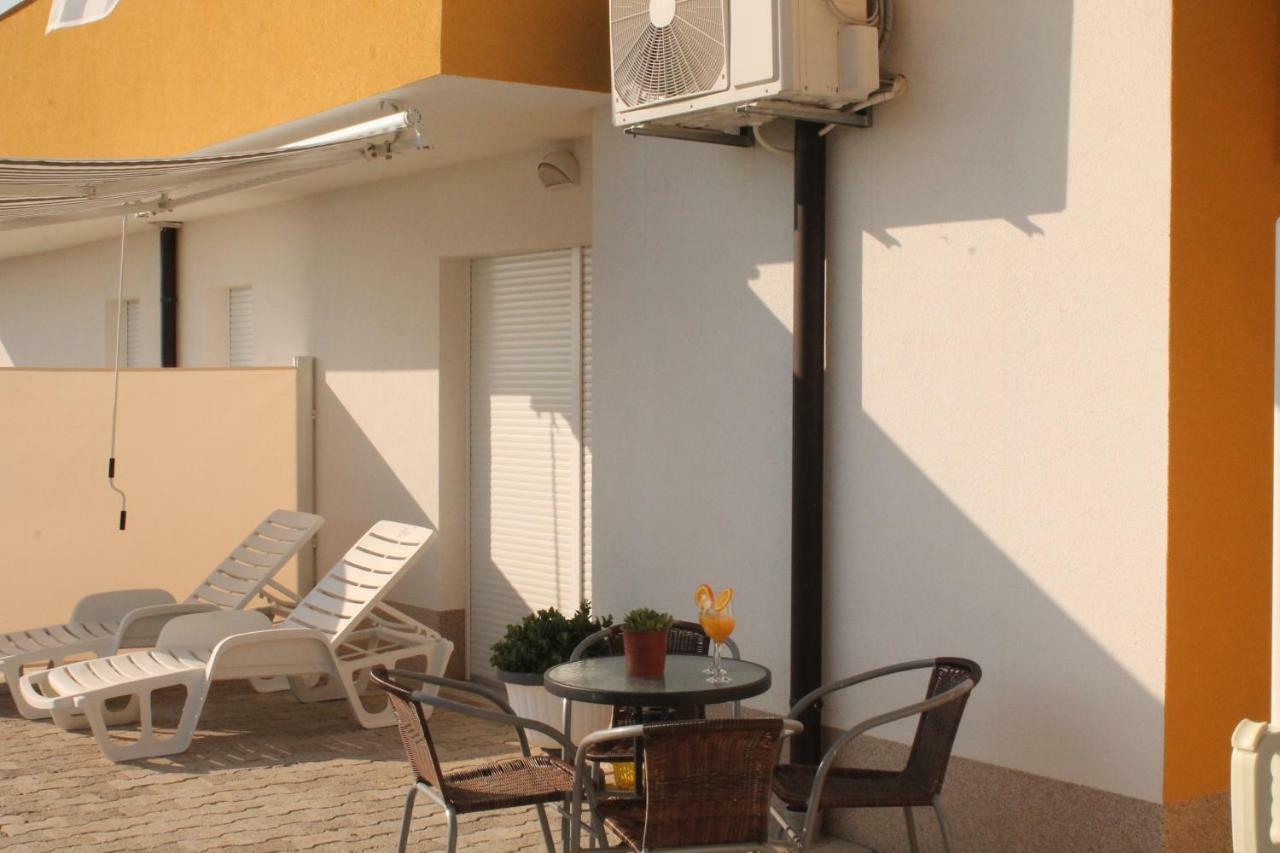 Knezovic Apartments Podstrana Exterior foto